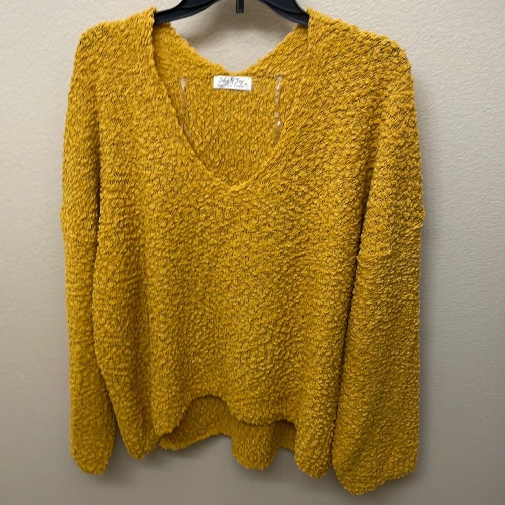 Sweater - Picture 1 of 3